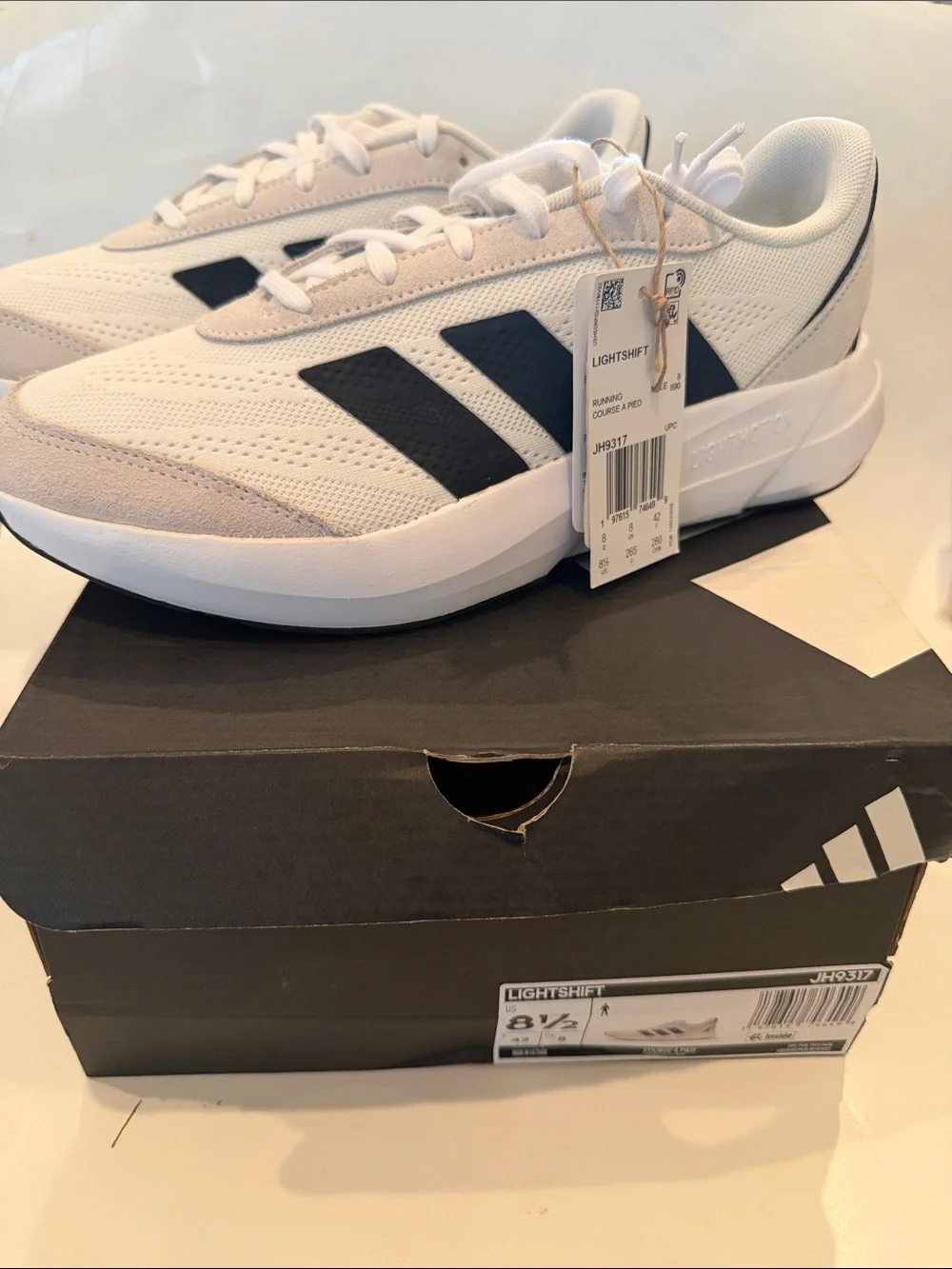 NWT Adidas White and Black Casual LightShift Running Shoes Size 8.5